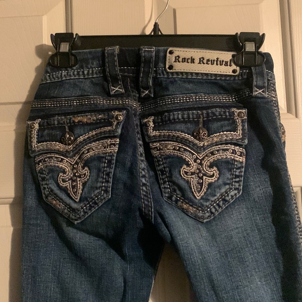 Rock Revival, size 24